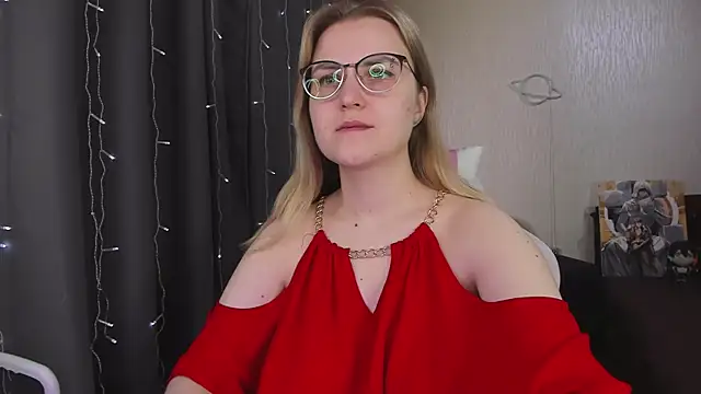 MissBrightShine online show from April 18, 2026, 12:18 pm