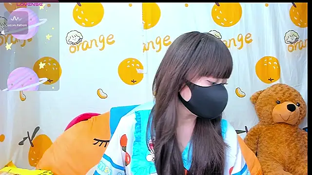 alonelove   online show from October 29, 2025, 2:32 am