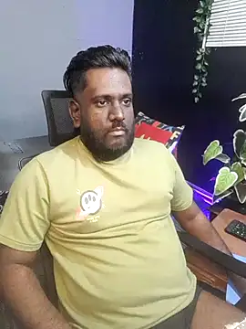 Snapshot of Rayansmith_ chatting on October 21, 2025, 10:20 pm Rayansmith  online show from October 21, 2025, 10:20 pm