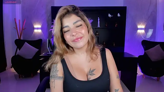 LisaMonroe  online show from February 23, 2025, 12:27 pm