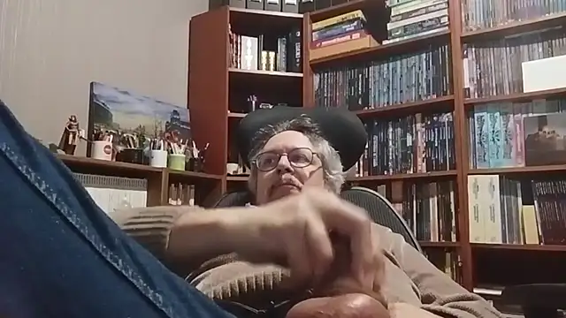 Mandra is a whore online show from October 31, 2025, 11:00 pm