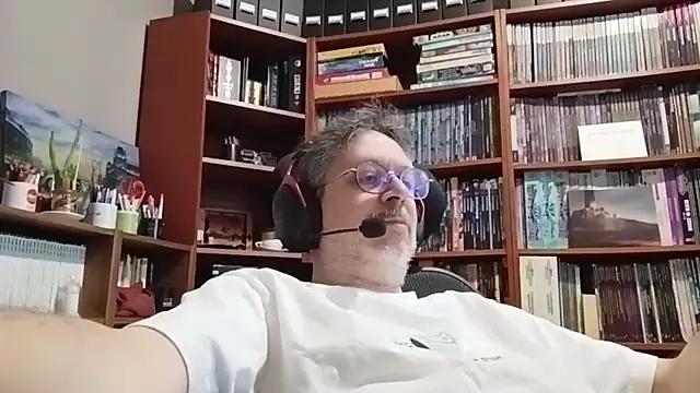 Mandra is a whore online show from January 12, 2026, 9:05 am