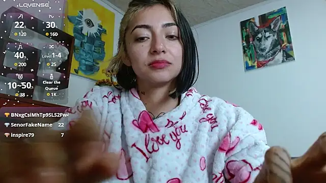 ZoeBakers  online show from February 25, 2025, 1:21 pm