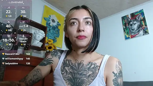 ZoeBakers  online show from February 11, 2025, 4:02 pm