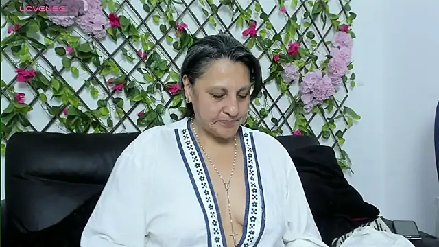 Snapshot of merlyna_goldens chatting on October 20, 2025, 11:38 pm merlyna goldens online show from October 20, 2025, 11:38 pm