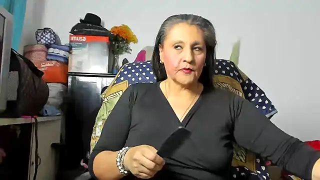 merlyna goldens online show from May 16, 2026, 4:22 am