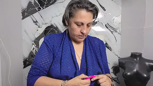 Snapshot of merlyna_goldens chatting on September 27, 2025, 12:39 am merlyna goldens online show from September 27, 2025, 12:39 am