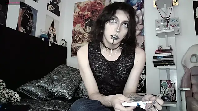 kiiler queen online show from April 30, 2026, 7:54 pm