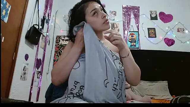 Saray extrovert  online show from February 1, 2025, 2:58 am