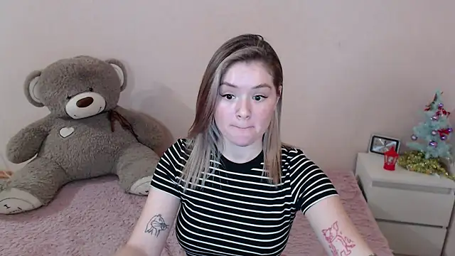 miaacatt online show from January 18, 2025, 12:57 pm