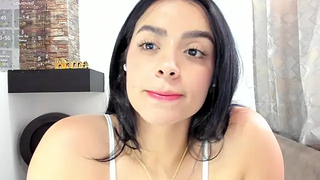 Paula Desousa online show from September 19, 2025, 7:40 pm