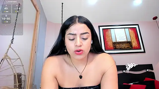 Paula Desousa online show from March 8, 2025, 11:07 pm