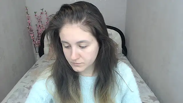 Holliy Cooper online show from September 29, 2025, 5:47 am