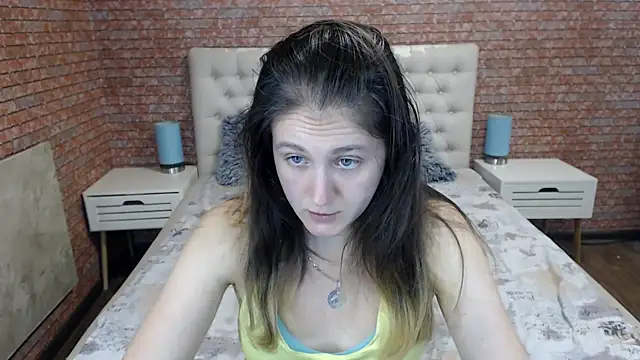 Holliy Cooper online show from September 27, 2025, 11:38 am