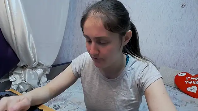 Holliy Cooper online show from February 28, 2026, 9:53 am