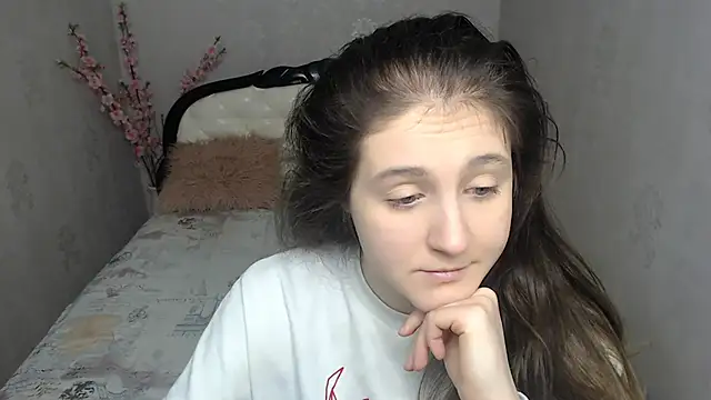 Holliy Cooper online show from February 9, 2026, 6:55 am