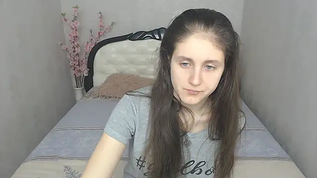 Holliy Cooper online show from March 7, 2025, 6:57 am