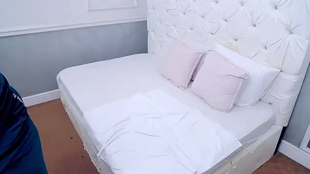 RavishingJenna online show from February 17, 2026, 7:33 pm