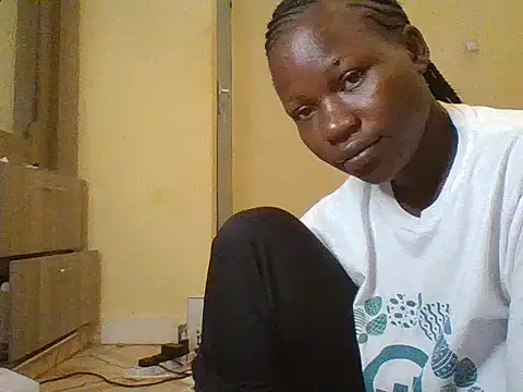 Snapshot of prettychic5 chatting on February 16, 2026, 7:29 am prettychic5 online show from February 16, 2026, 7:29 am