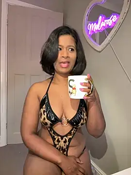 Snapshot of RoseMelanie chatting on October 3, 2025, 6:26 am RoseMelanie online show from October 3, 2025, 6:26 am