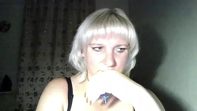 Snapshot of MeilomaWesa chatting on September 16, 2025, 9:16 pm MeilomaWesa online show from September 16, 2025, 9:16 pm