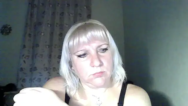 MeilomaWesa online show from November 19, 2025, 12:38 pm