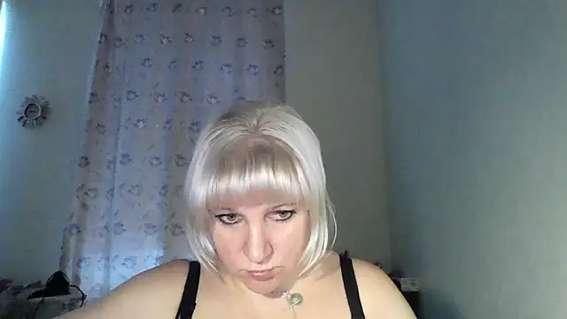 MeilomaWesa online show from December 17, 2025, 6:18 am