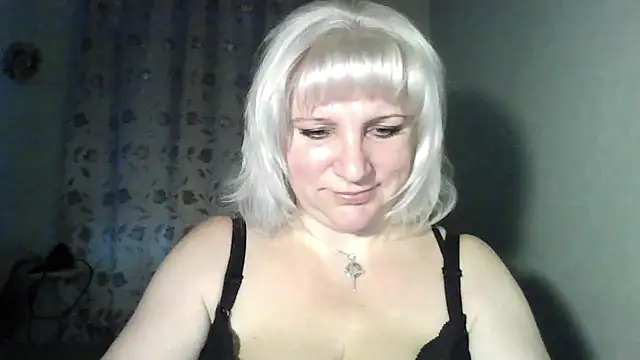 MeilomaWesa online show from December 18, 2025, 12:31 pm