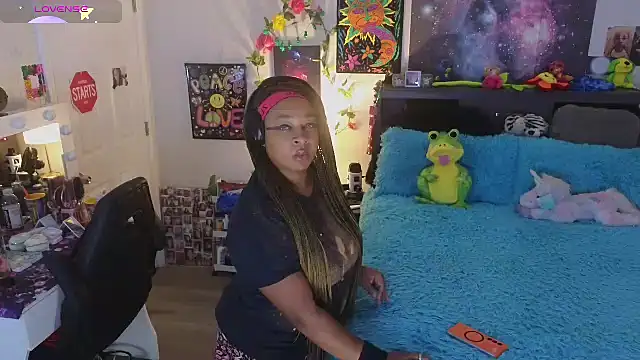 Snapshot of temptressbeauty24 chatting on September 29, 2025, 6:02 pm temptressbeauty24 online show from September 29, 2025, 6:02 pm