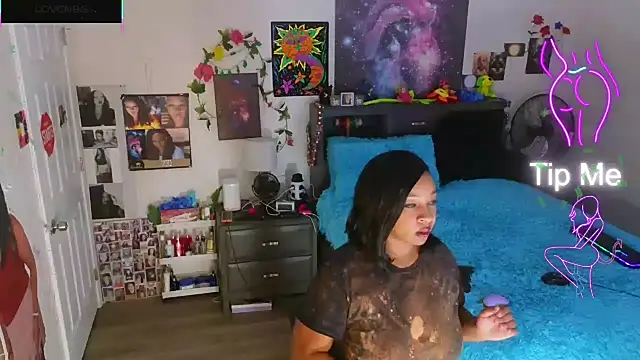 Snapshot of temptressbeauty24 chatting on October 22, 2025, 3:06 am temptressbeauty24 online show from October 22, 2025, 3:06 am