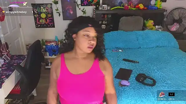 Snapshot of temptressbeauty24 chatting on September 17, 2025, 8:33 pm temptressbeauty24 online show from September 17, 2025, 8:33 pm