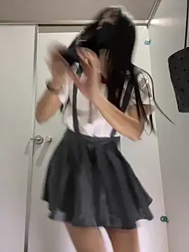 Asia-Lynn online show from November 12, 2025, 10:41 am