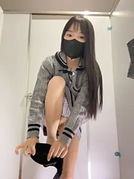 Asia-Lynn online show from December 3, 2025, 1:21 pm