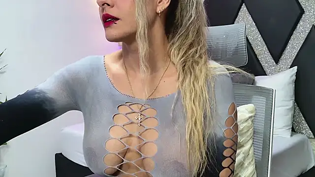 blonde cat15 online show from February 20, 2026, 4:09 pm