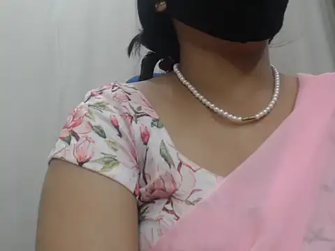 Lovely Siri 23 online show from July 26, 2026, 7:21 pm