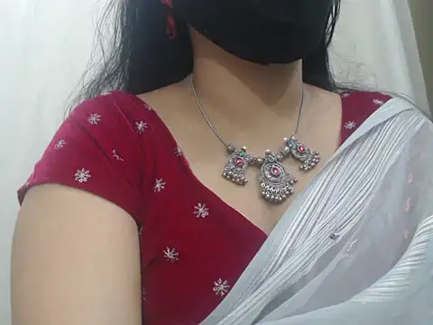 Lovely Siri 23 online show from July 30, 2026, 7:13 pm