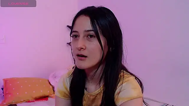 AlissonnFoxx online show from April 8, 2026, 7:37 pm