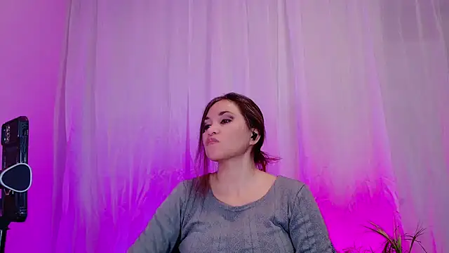 DivineLynn online show from January 22, 2025, 5:38 pm