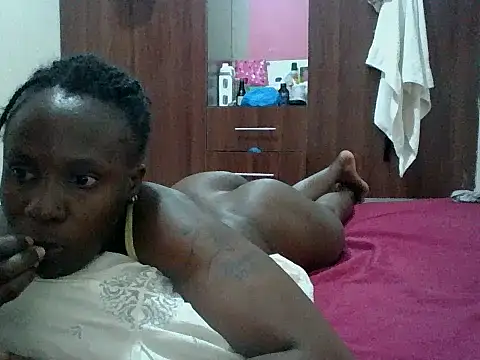 sweet-fancy online show from September 18, 2025, 4:21 pm