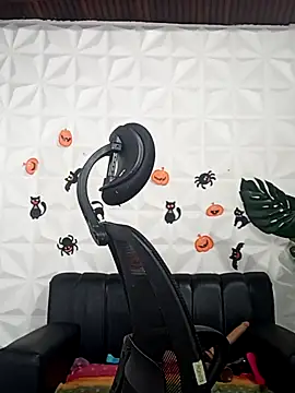 Valentinaa mature online show from October 6, 2025, 12:01 am