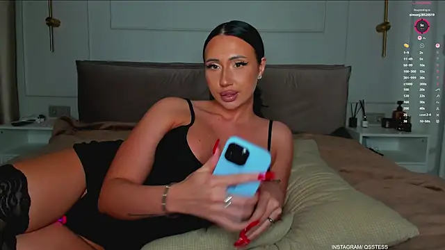 Snapshot of qsstess chatting on September 14, 2025, 12:00 am qsstess online show from September 14, 2025, 12:00 am