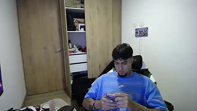 Snapshot of matias_bianco chatting on October 31, 2025, 8:00 am matias bianco online show from October 31, 2025, 8:00 am