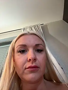 Bella-Tight online show from March 6, 2025, 7:58 am