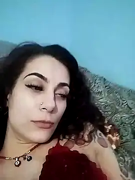 petiteDollface online show from December 29, 2024, 1:06 pm