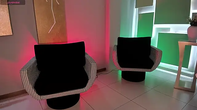 Snapshot of LizzHamilton__ chatting on October 11, 2025, 8:10 pm LizzHamilton   online show from October 11, 2025, 8:10 pm