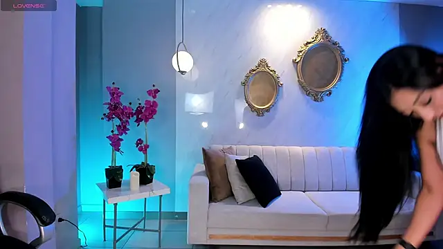 Snapshot of LizzHamilton__ chatting on October 14, 2025, 9:15 pm LizzHamilton   online show from October 14, 2025, 9:15 pm