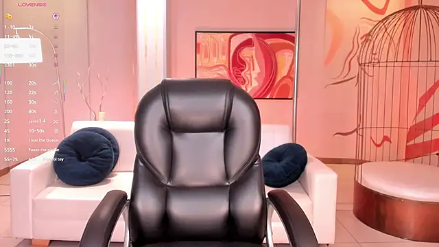 Snapshot of LizzHamilton__ chatting on November 27, 2025, 8:31 pm LizzHamilton online show from November 27, 2025, 8:31 pm