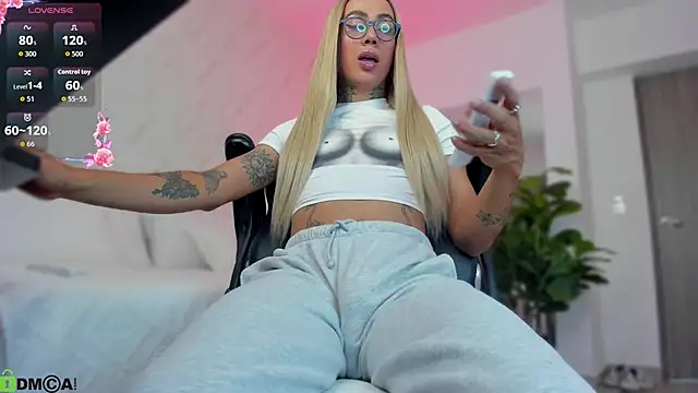 Snapshot of Miss_sagitario chatting on September 18, 2025, 12:08 pm Miss sagitario online show from September 18, 2025, 12:08 pm