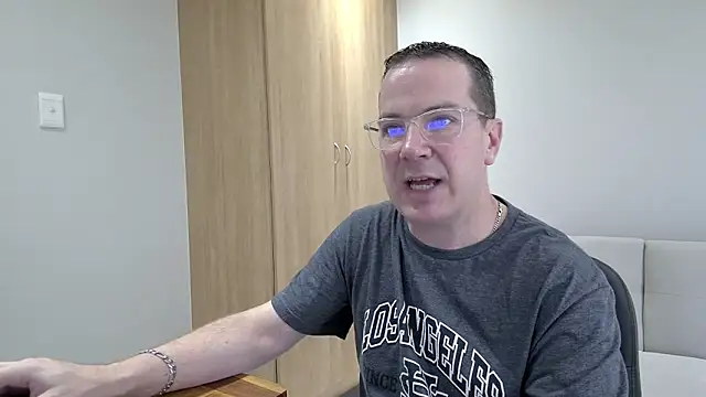 Snapshot of BrettJ81 chatting on March 2, 2025, 1:09 pm BrettJ81 online show from March 2, 2025, 1:09 pm