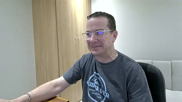 Snapshot of BrettJ81 chatting on March 12, 2025, 4:02 pm BrettJ81 online show from March 12, 2025, 4:02 pm